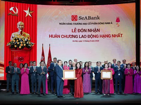 Ngân hàng SeABank đón nhận Huân chương Lao động hạng Nhất & Bằng khen của Bộ Công an