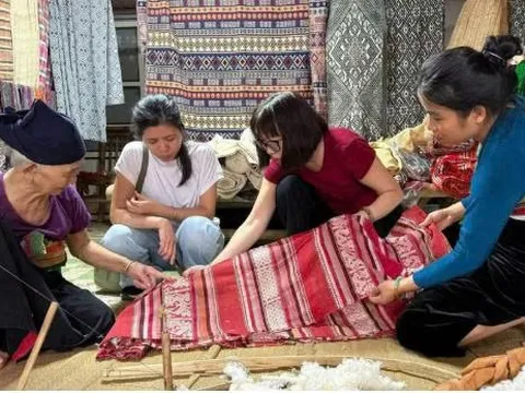 Bản sắc Việt trong dòng chảy thiết kế sáng tạo