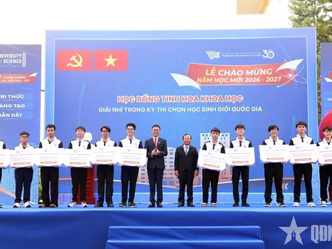 TP Hồ Chí Minh: Trao học bổng dành tặng các tân sinh viên xuất sắc