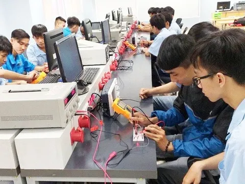 Đề xuất tăng tự chủ, đẩy mạnh số hóa đối với các trung tâm giáo dục nghề nghiệp, thường xuyên