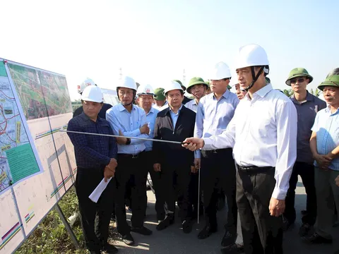 Bí thư Thành ủy Hà Nội kiểm tra Vành đai 4 tại Hưng Yên: Phối hợp chặt chẽ, rút ngắn thời gian thi công