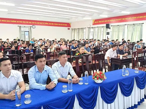 Đào tạo kỹ năng số, AI tại UBND xã Xuân Sơn: Khi cán bộ, viên chức cùng làm chủ công cụ số