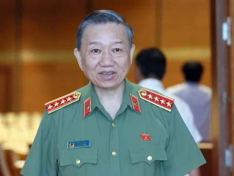 Bộ trưởng Tô Lâm: Không có chủ trương thu hộ khẩu giấy của người dân