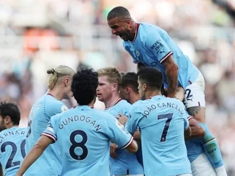 Premier League: Manchester City mất ngôi đầu, Chelsea thua đậm