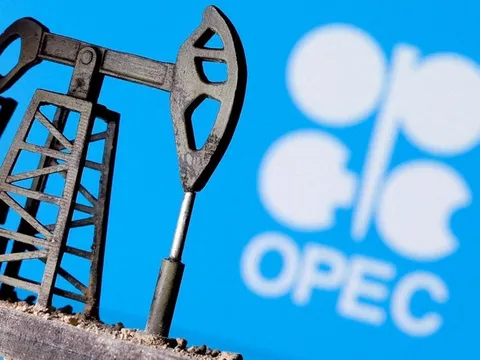 Giá xăng dầu hôm nay (23-8): Giá dầu bất động, Brent neo ở mức 97,48 USD/thùng