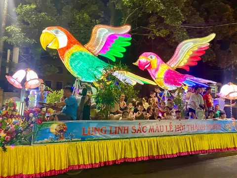 [Ảnh] Không khí "Trung thu sớm" ở Tuyên Quang