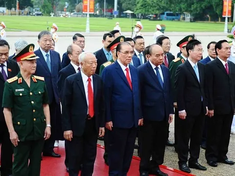 Lãnh đạo Đảng, Nhà nước vào Lăng viếng Bác dịp 77 năm Quốc khánh