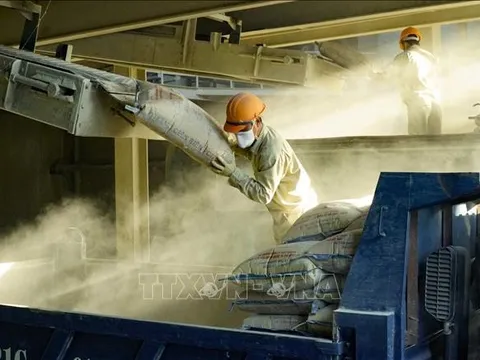 Điều chỉnh giảm sản lượng ximăng vì càng sản xuất càng lỗ