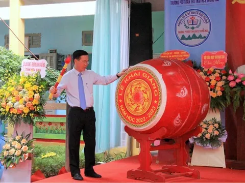 Đồng chí Võ Văn Thưởng dự Lễ khai giảng năm học mới tại Hòa Bình