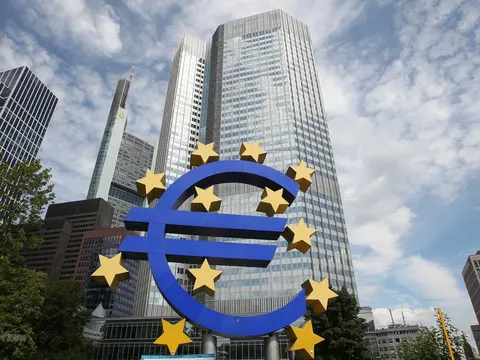 Lạm phát đang tăng vọt, ECB có thể tiếp tục tăng mạnh lãi suất