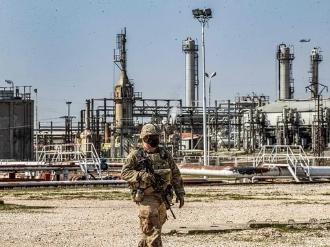 Syria: Căn cứ quân sự của Mỹ ở gần mỏ dầu Al-Omar bị tấn công