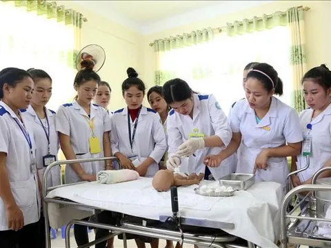 1.001 điều dưỡng ở TP.HCM nghỉ việc: Bù đắp thiếu hụt nhân lực