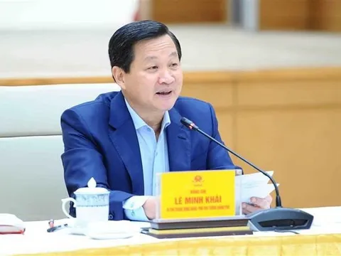 Phó Thủ tướng: Triển khai các giải pháp để bảo đảm nguồn cung xăng dầu