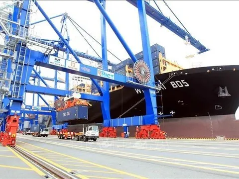 Doanh nghiệp vận tải-cảng biển trước thách thức giảm cầu