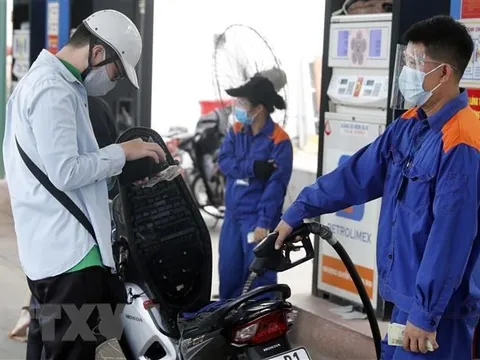 Bộ Tài chính giảm các loại thuế phí hỗ trợ doanh nghiệp và người dân