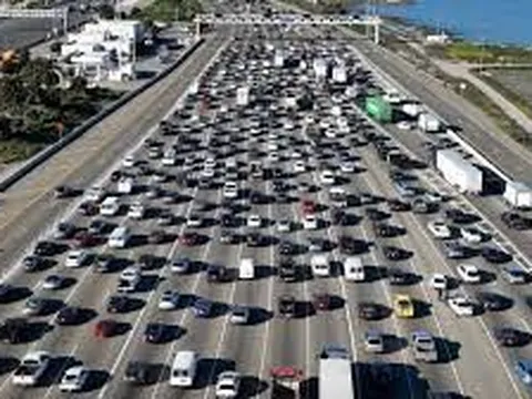 Mỹ: California hướng tới cấm bán ôtô chạy bằng nhiên liệu hóa thạch