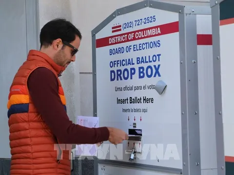 Bầu cử Mỹ: Đảng Cộng hòa và đảng Dân chủ bám đuổi sít sao
