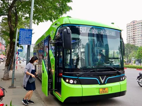 Lộ trình chuyển đổi xe buýt chạy năng lượng xanh vướng nhiều cơ chế
