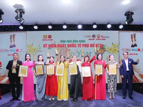 Gặp mặt đầu xuân, kỷ niệm Ngày Quốc tế Phụ nữ 8/3