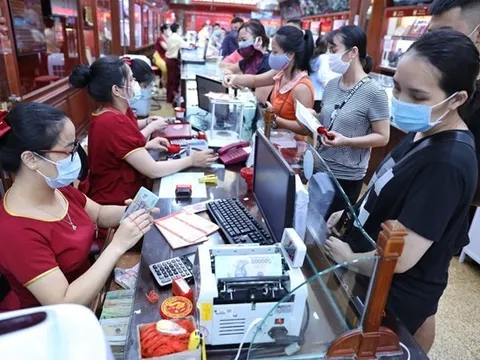 Giá vàng trong nước tăng nhẹ, chênh lệch với thế giới 10 triệu đồng