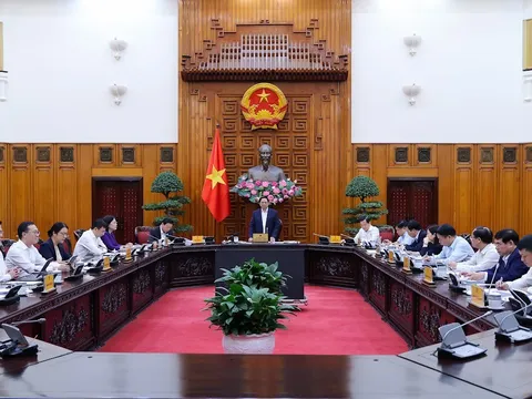 Thủ tướng chủ trì họp về lãi suất cho vay, trái phiếu doanh nghiệp và bất động sản
