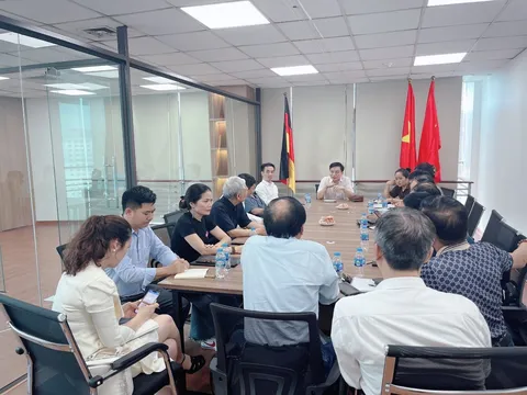 Tạp chí điện tử Việt - Đức giao ban công tác báo chí tháng 10/2023