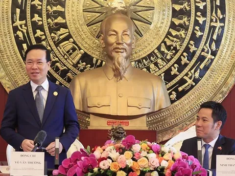 Chủ tịch nước Võ Văn Thưởng gặp mặt cán bộ, nhân viên Đại sứ quán và các cơ quan đại diện Việt Nam tại Trung Quốc