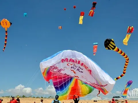Khai mạc “Lễ hội Diều và diễu hành siêu xe” tại Bình Thuận