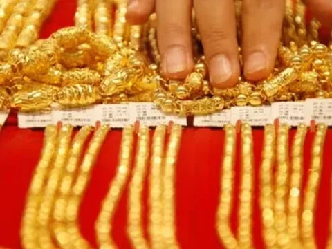 Giá vàng ngày 16/1: Vàng miếng đứng yên, vàng nhẫn SJC vượt 64 triệu đồng/lượng
