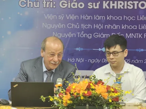 Giảm mù lòa nhờ xu hướng mới trong phẫu thuật võng mạc dịch kính