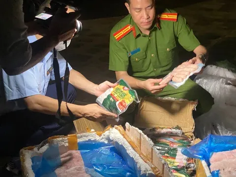 Liên ngành Hà Nội liên tiếp phát hiện, tạm giữ thực phẩm có dấu hiệu vi phạm