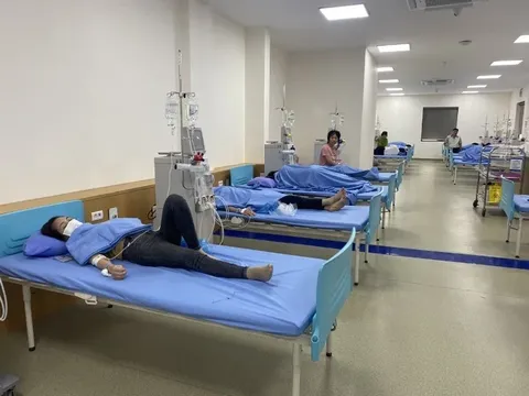 Bộ Y tế đề nghị đình chỉ bếp ăn khiến 350 công nhân nhập viện, nghi ngộ độc thực phẩm