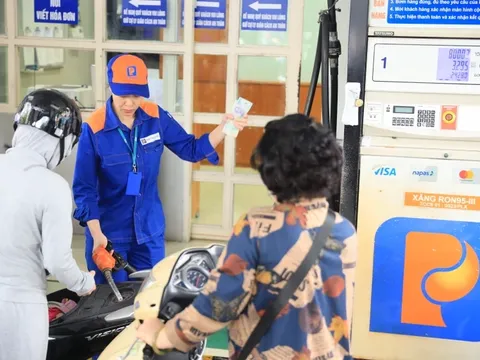 Bộ Công Thương yêu cầu đảm bảo nguồn cung xăng dầu phục vụ sản xuất tiêu dùng