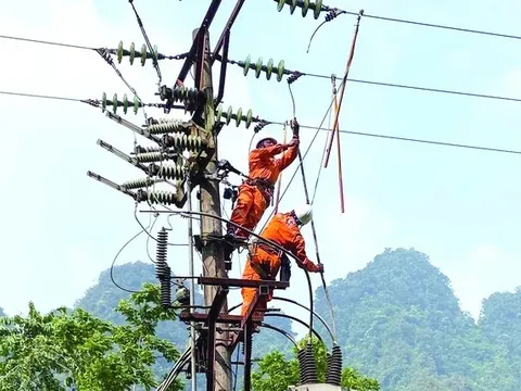 Bộ Công Thương: Tiếp tục đảm bảo đủ điện cho sản xuất, kinh doanh