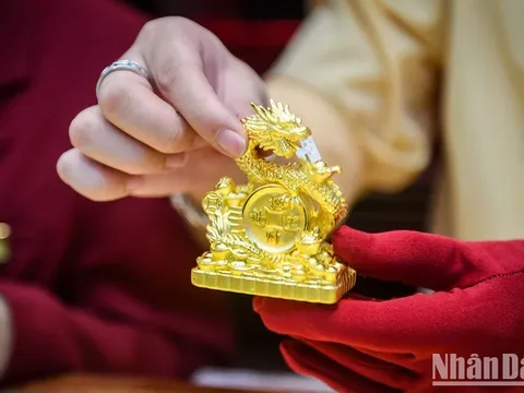 Giá vàng ngày 6/9: Thế giới tăng mạnh, vàng nhẫn trong nước neo quanh mức đỉnh