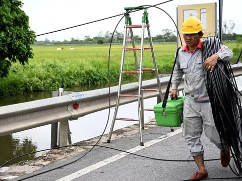 Dồn lực khôi phục hệ thống viễn thông sau bão