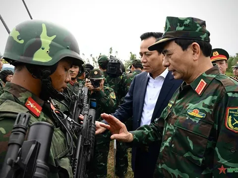 Đại tướng Phan Văn Giang chỉ đạo thực binh diễn tập khu vực phòng thủ TP Hà Nội