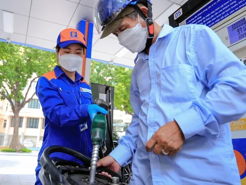 Giá xăng dầu hôm nay 12/9: Giá xăng giảm hơn 1.000 đồng/lít