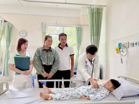 “Hồi Sinh” trái tim nhỏ cho bé trai 7 tuổi