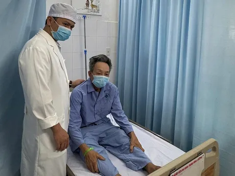 Bệnh viện Đa khoa Trung ương Cần Thơ: Thay khớp háng hai bên cùng lúc bằng đường mổ ít xâm lấn