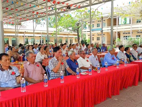 Cà Mau: Họp mặt cựu giáo viên, học sinh thời kỳ kháng chiến chống Mỹ
