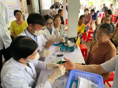 Cà Mau: Đồng loạt ra quân chiến dịch khám sàng lọc miễn phí đợt 3, hướng tới mục tiêu quản lý sức khỏe cho trên 40% dân số toàn tỉnh