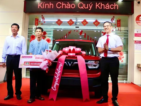 Tìm ra chủ nhân xe VinFast VF3 của Chương trình tiết kiệm dự thưởng “Mã đáo phú quý - Gửi tiền như ý” tại Agribank