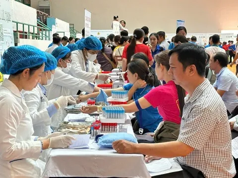 Hơn 1.100 đoàn viên, người lao động Cần Thơ tham gia Ngày hội “Trao sức khỏe công nhân” và đăng ký hiến tạng năm 2026