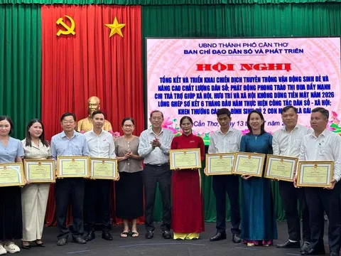 Agribank Chi nhánh Ngã Bảy Hậu Giang nhận Bằng khen của Chủ tịch Ủy ban nhân dân thành phố Cần Thơ