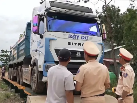 Gia Lai: Kiên quyết xử lý triệt để xe quá tải trên Quốc lộ 25