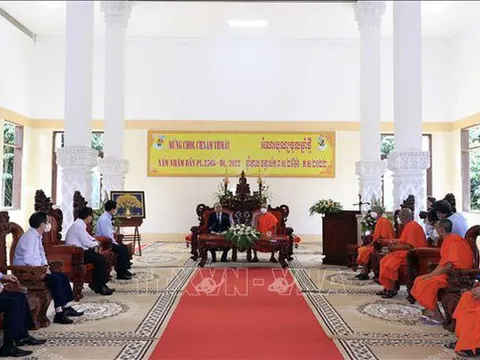 Chủ tịch nước Nguyễn Xuân Phúc chúc mừng Tết cổ truyền Chôl Chnăm Thmây