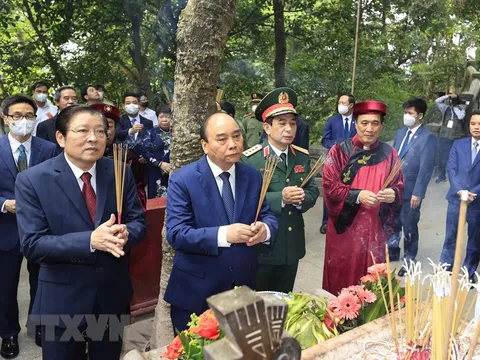 Chủ tịch Nước Nguyễn Xuân Phúc dâng hương Giỗ Tổ Hùng Vương năm 2022