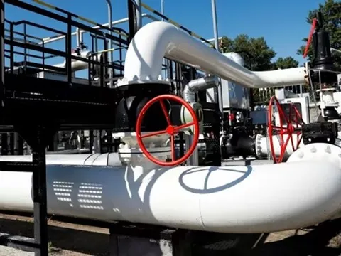 Đức tuyên bố sẽ chấm dứt nhập khẩu dầu Nga từ cuối năm 2022