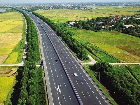 Phân cấp thực hiện các dự án, dự án thành phần đầu tư các đoạn tuyến đường bộ cao tốc theo hình thức đầu tư công